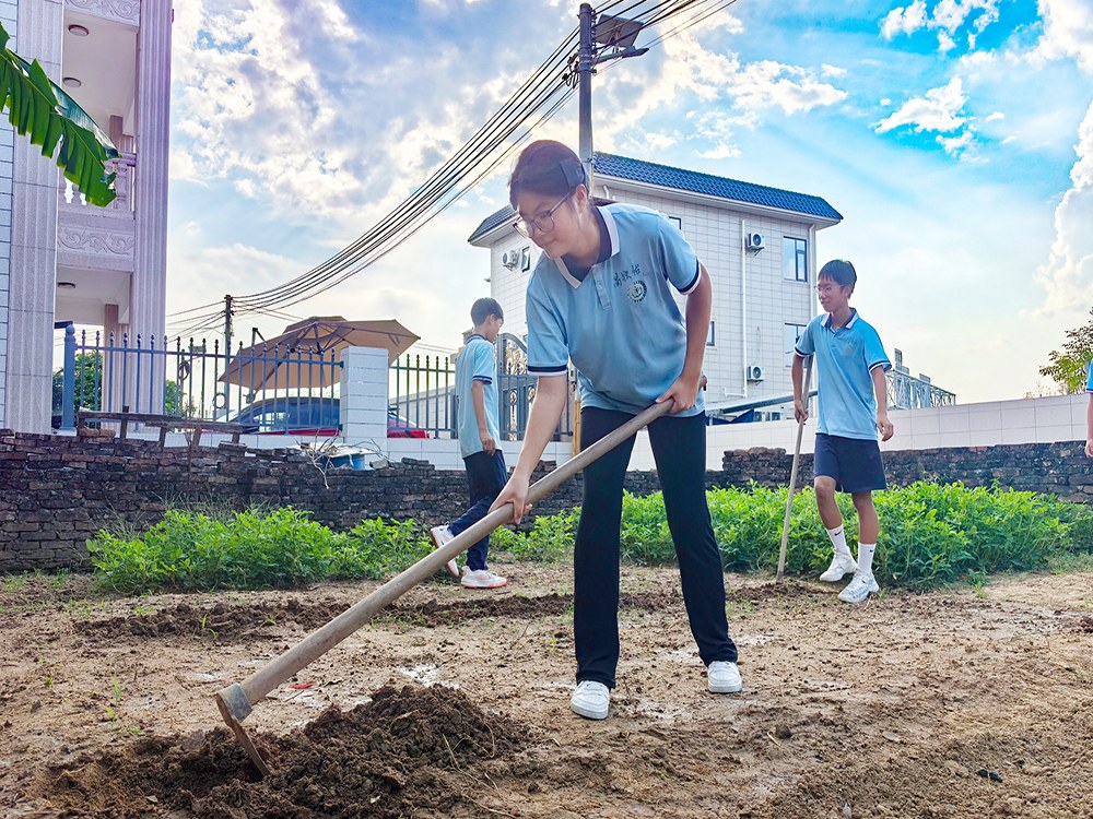 云浮周边叛逆不听话孩子学校联系电话及择校指南